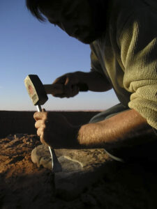 Philippe Ardy au travail - Sahara 2006