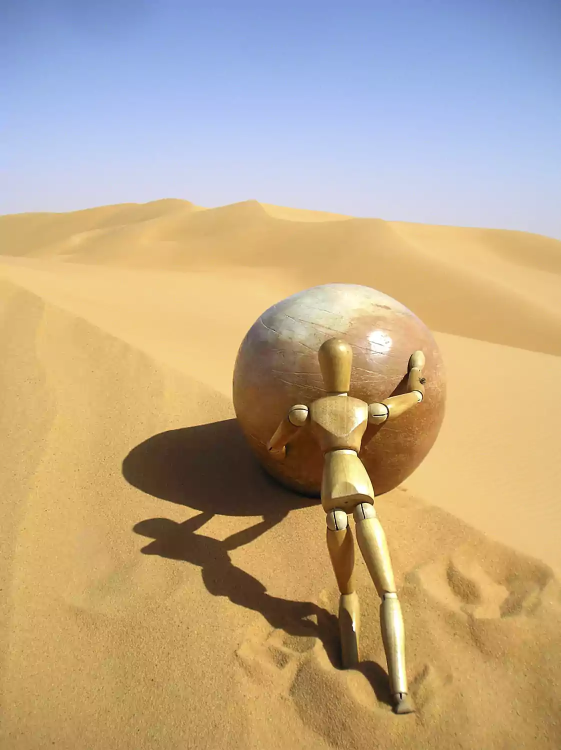 Sculpture Philippe Ardy "Sysiphe", Sahara, 2006